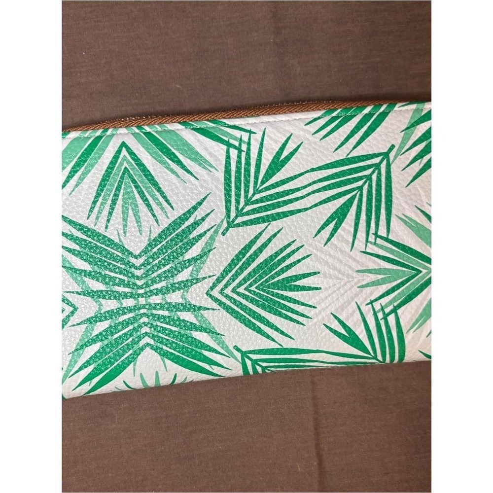 Jeweel Tropical Palm Leaf Print Zip Around Wallet Green White Tan Faux Leather